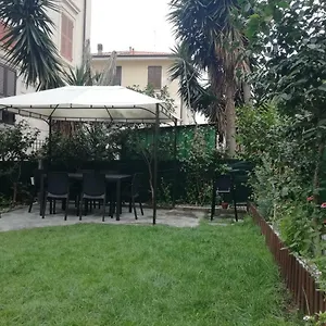 Apartment Roel Garden View, La Spezia